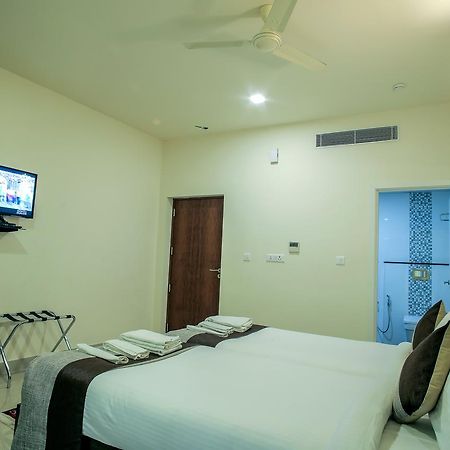 Le Noor Hotel Kochi Bagian luar foto