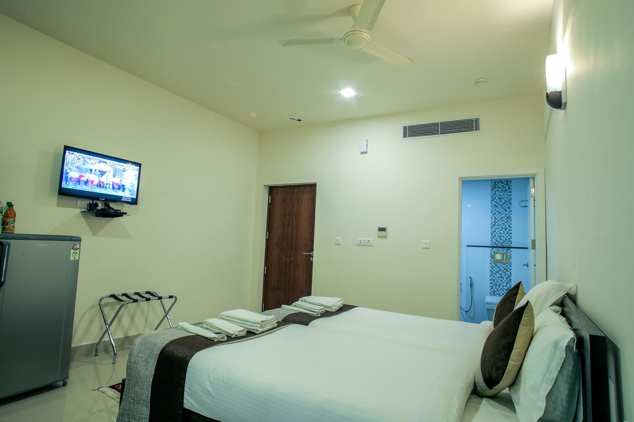 Le Noor Hotel Kochi Bagian luar foto