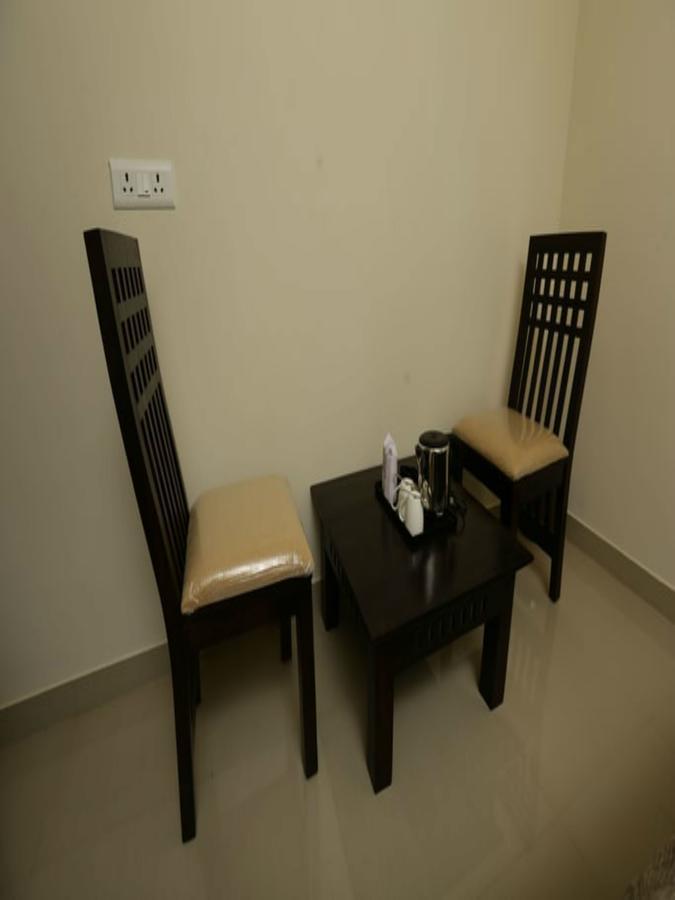 Le Noor Hotel Kochi Bagian luar foto