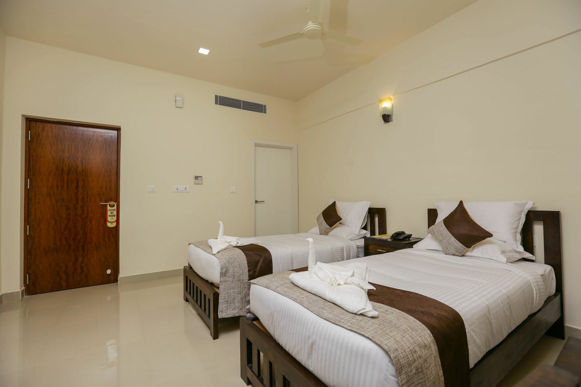 Le Noor Hotel Kochi Bagian luar foto