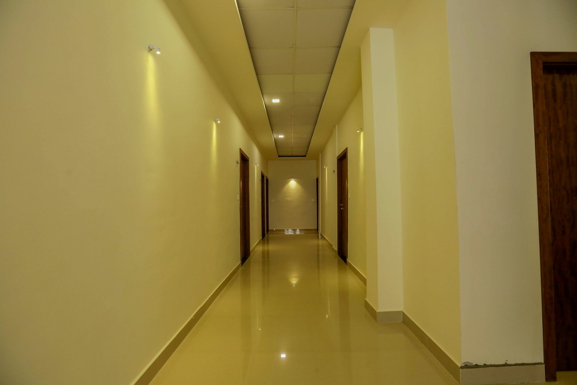 Le Noor Hotel Kochi Bagian luar foto